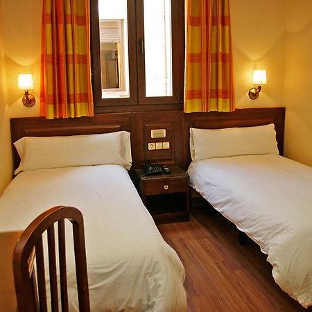 Hostal Victoria I Мадрид Екстер'єр фото