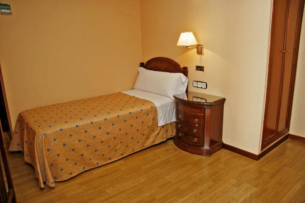 Hostal Victoria I Мадрид Номер фото
