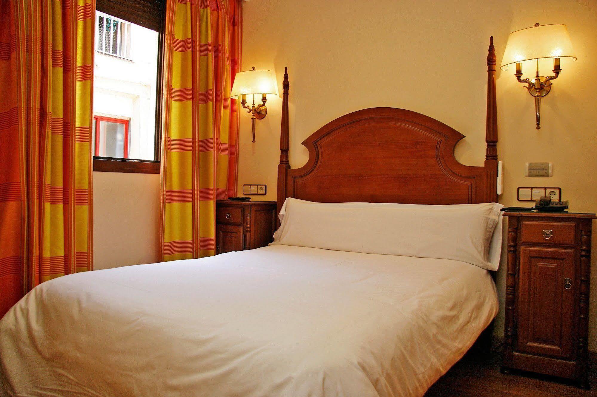 Hostal Victoria I Мадрид Екстер'єр фото
