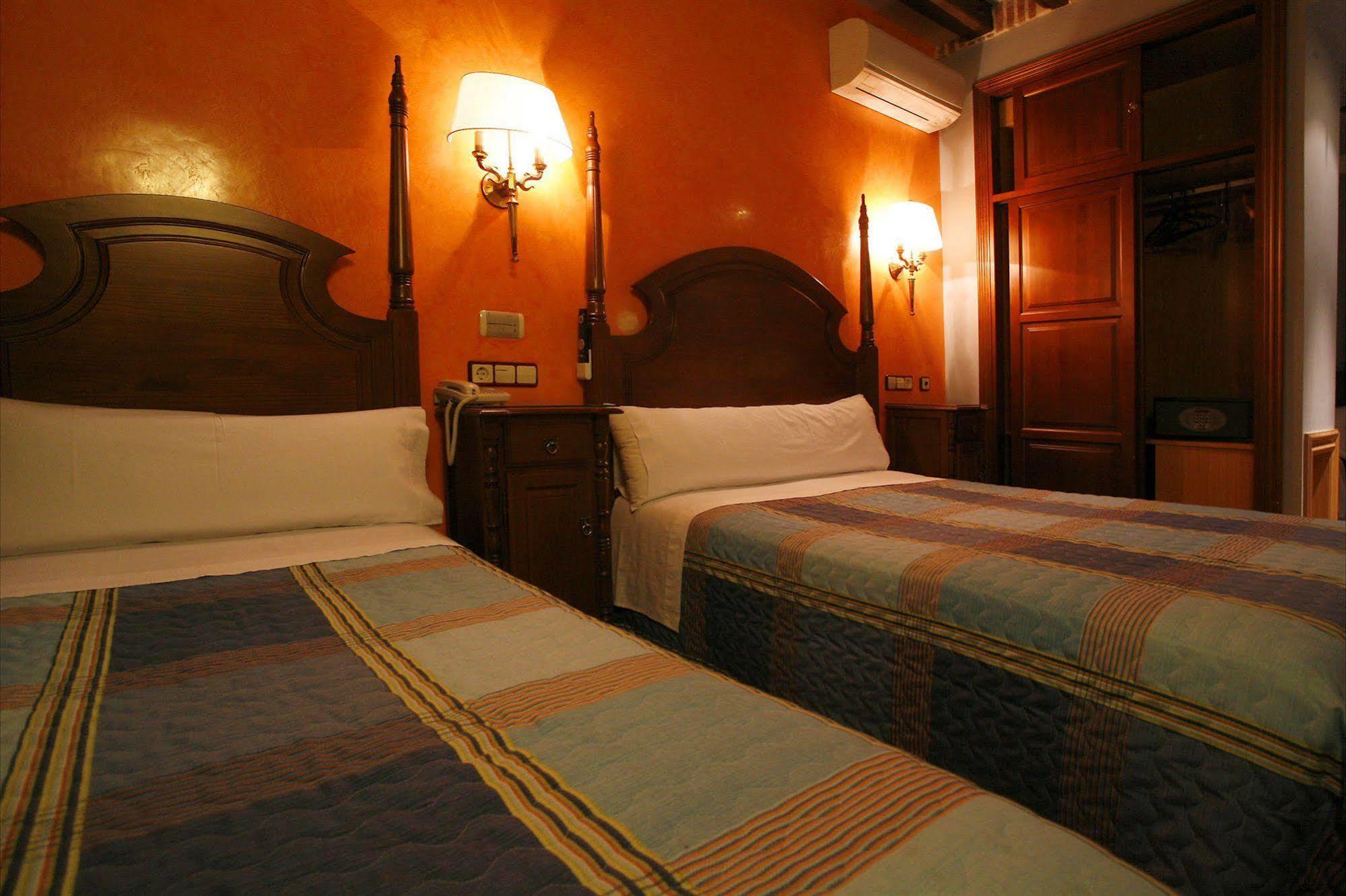 Hostal Victoria I Мадрид Екстер'єр фото